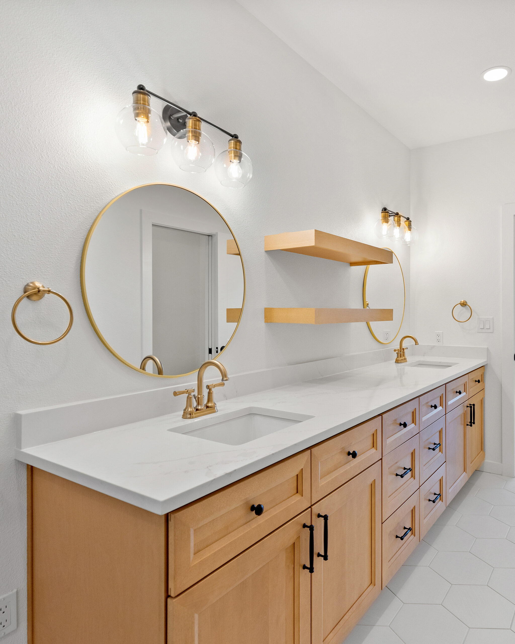 Electrical repair in Alamo Heights, TX for flickering lights and intermittent power