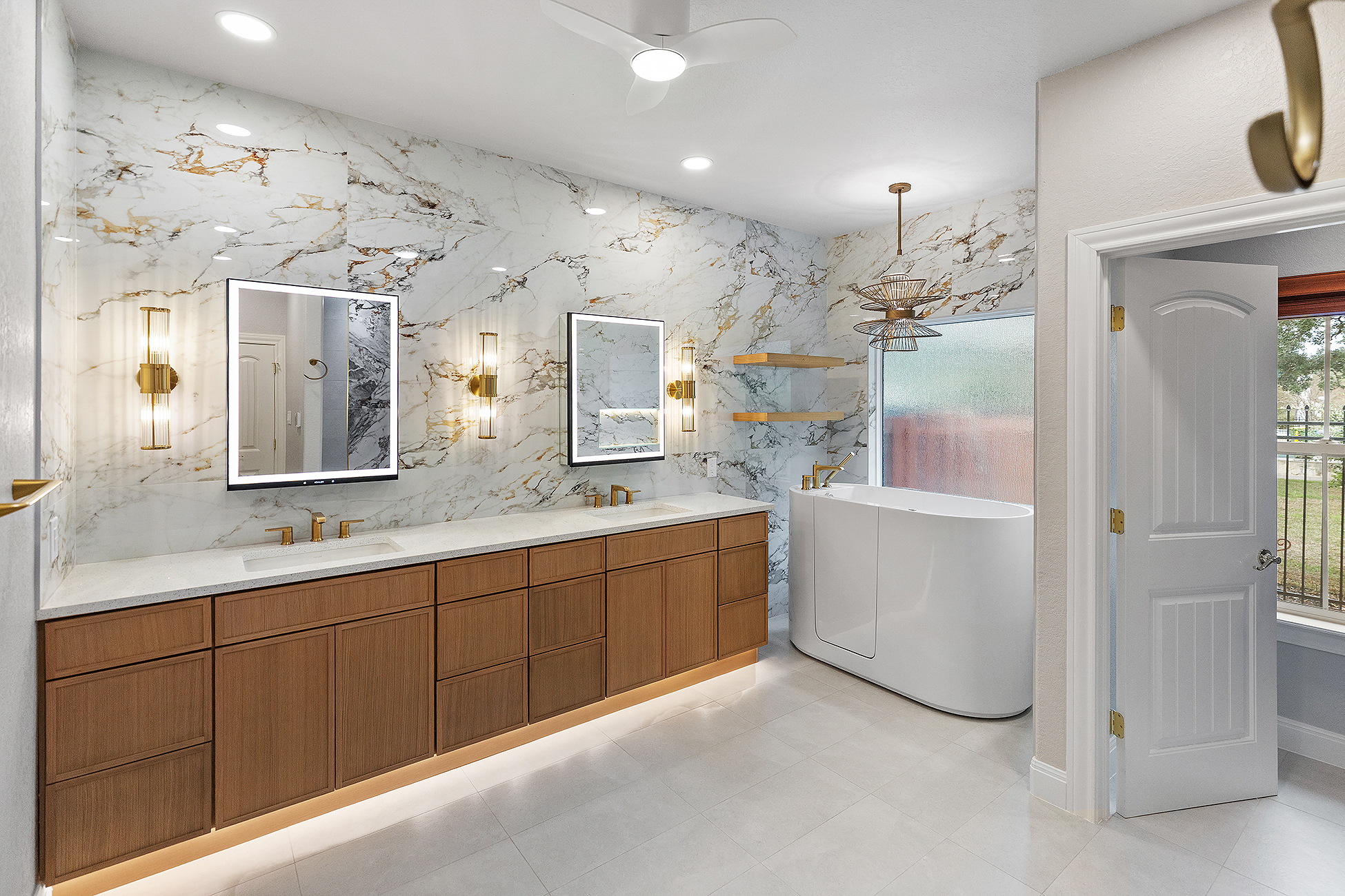 Electrical repair in Comfort, TX for flickering lights and intermittent power