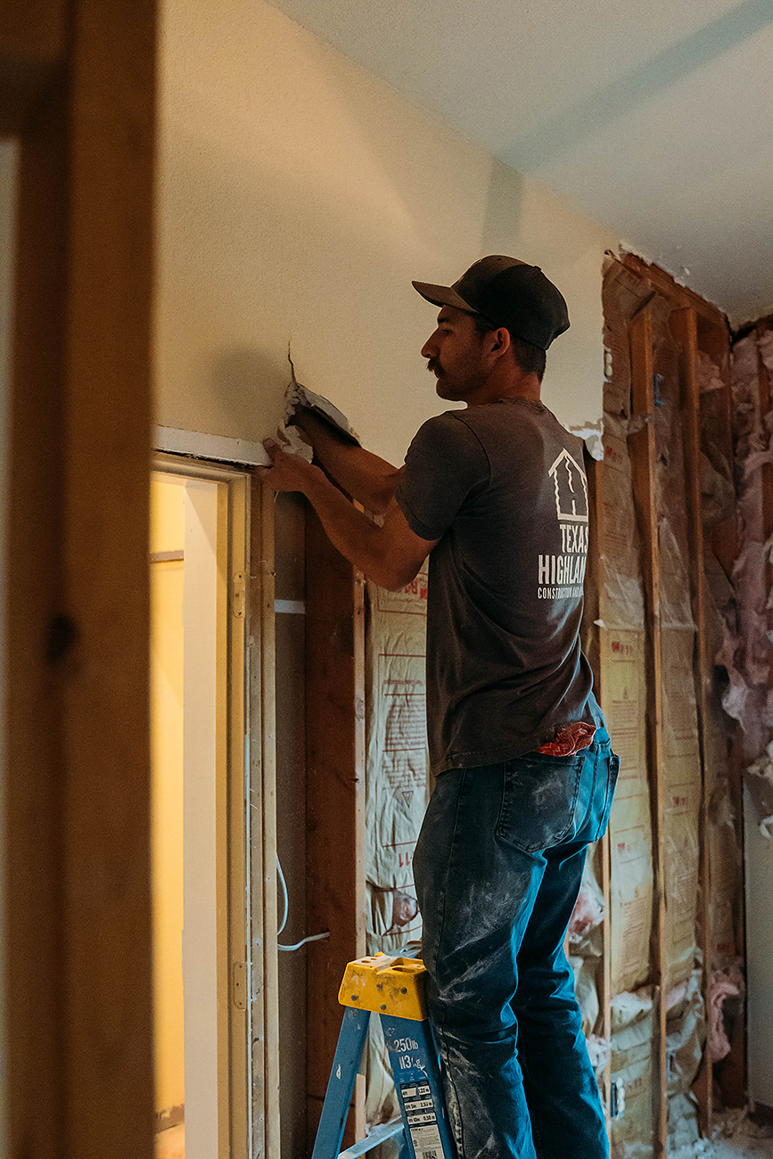 Electrical repair in Fredericksburg, TX for flickering lights and intermittent power