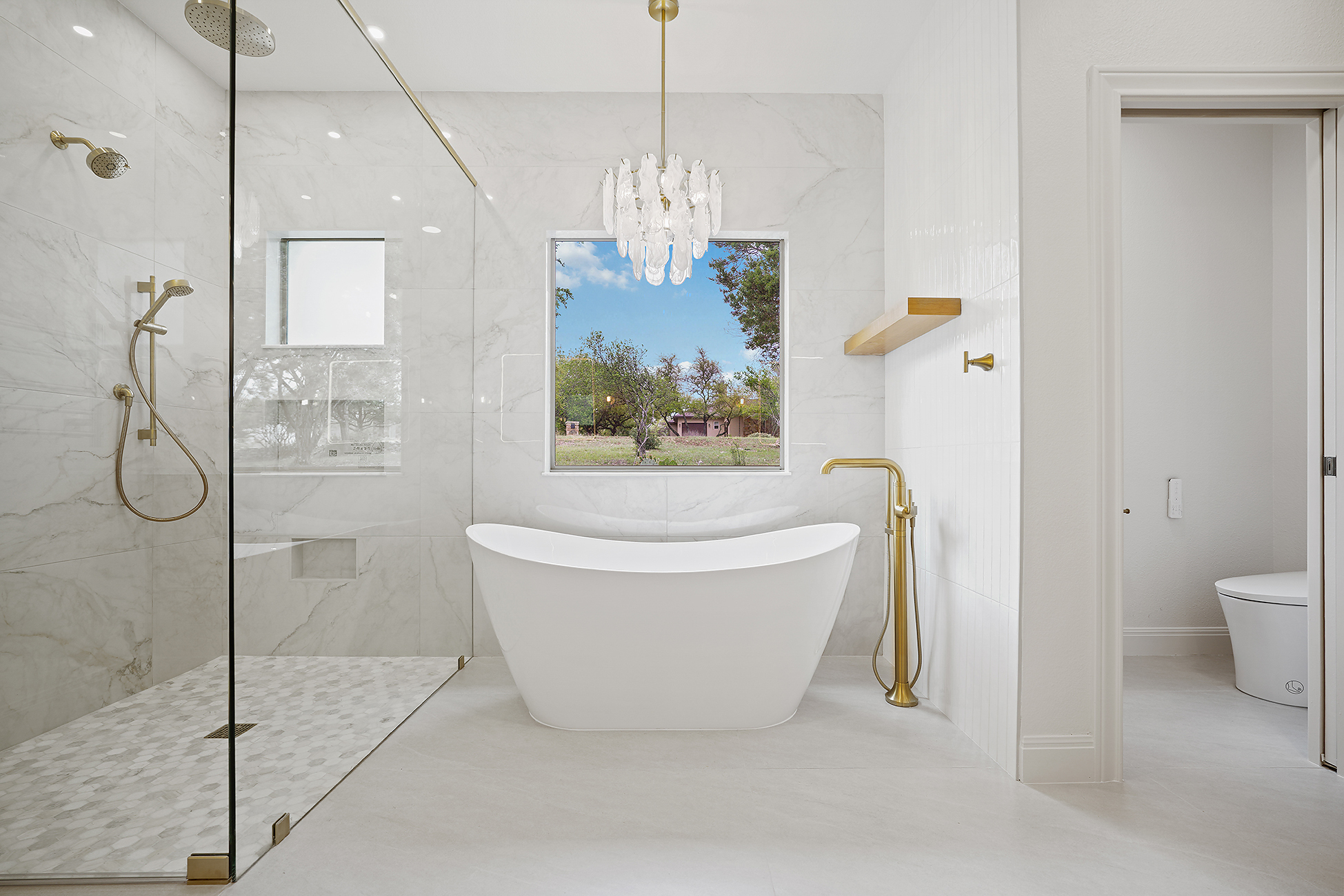 Light fixture installation in a Boerne home